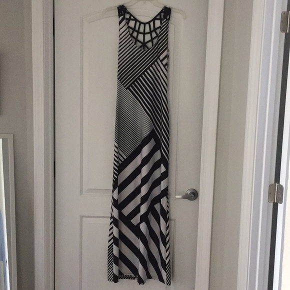 Black and White Long Maxi Dress-Bailey Blue - Picture 3 of 6